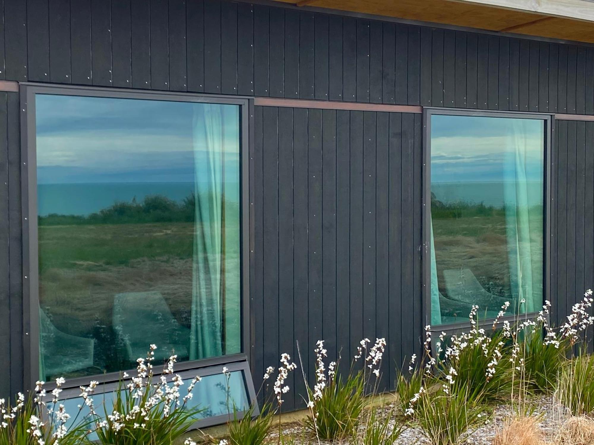 “The Cliffs” Humpridge View Motels Tuatapere Екстер'єр фото