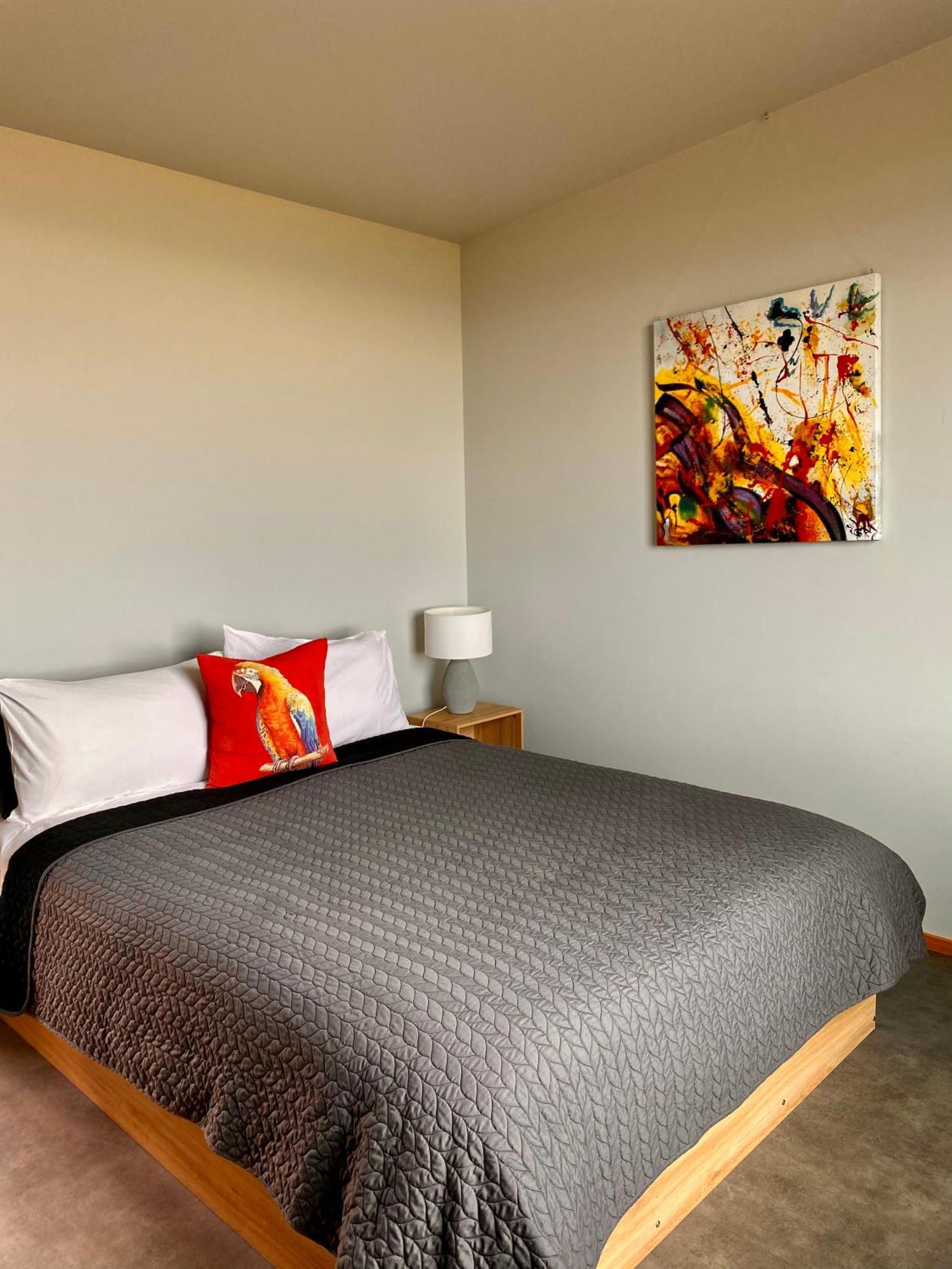 “The Cliffs” Humpridge View Motels Tuatapere Екстер'єр фото